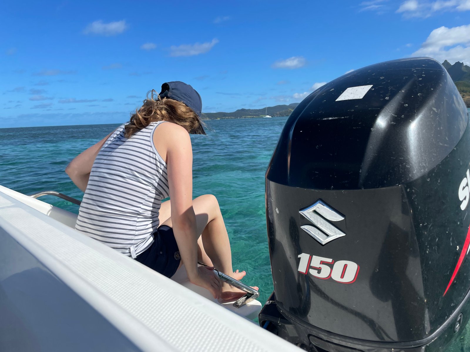 passenger-beside-outboard-motor-01